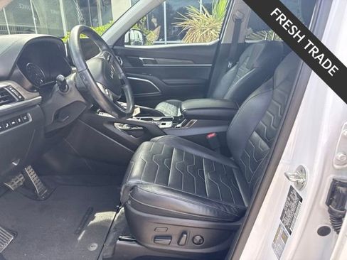 Certified 2022 Kia Telluride SX w/ SX Prestige Package AWD/4WD image 5