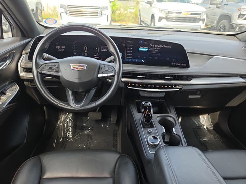 Certified 2025 Cadillac XT4 Premium Luxury FWD image 9