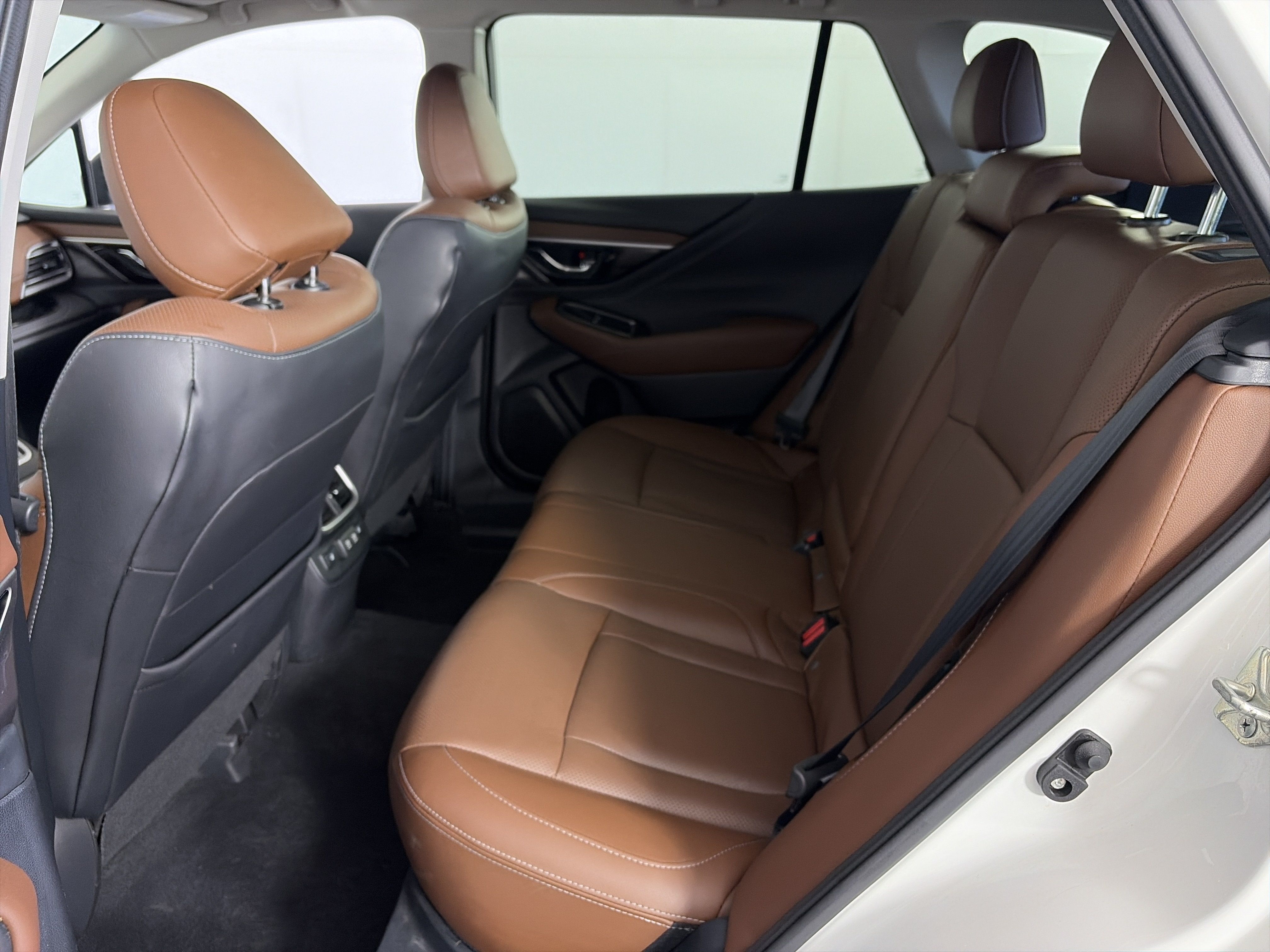 Used 2021 Subaru Outback Touring AWD/4WD image 7