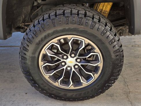 Used 2018 Chevrolet Colorado ZR2 image 10