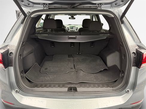 Used 2023 Chevrolet Equinox LT w/ Driver Convenience Package image 24