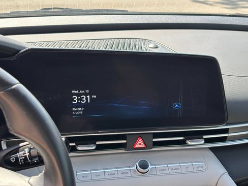 Used 2025 Hyundai Elantra Limited FWD image 21