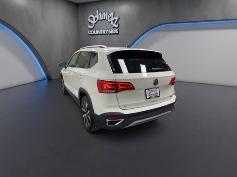 Certified 2023 Volkswagen Taos SE w/ Panoramic Sunroof Package image 9