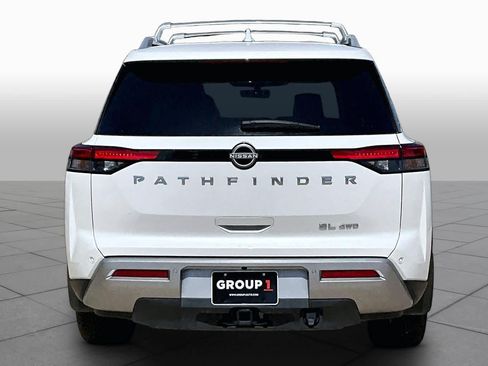 Certified 2025 Nissan Pathfinder SL w/ SL Premium Package AWD/4WD image 4