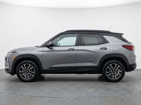 Used 2025 Chevrolet TrailBlazer LT image 5