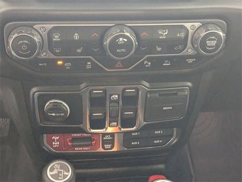 Used 2022 Jeep Wrangler Unlimited Rubicon w/ Trailer Tow Package image 21