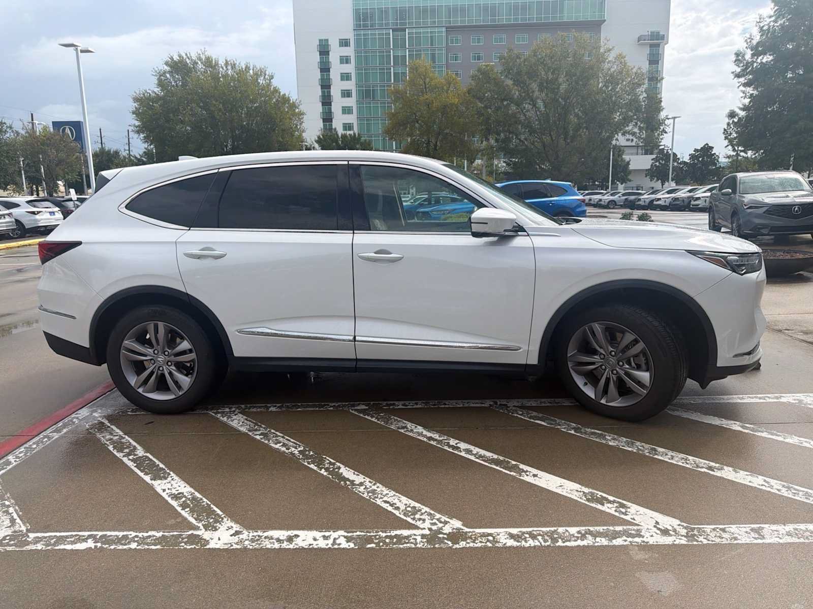 Used 2023 Acura MDX FWD image 4