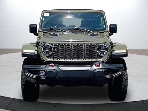 Used 2025 Jeep Wrangler Unlimited Rubicon w/ Safety Group AWD/4WD image 3