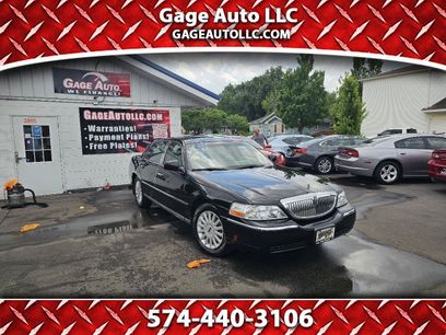 Used 2005 Lincoln Town Car Signature Limited
