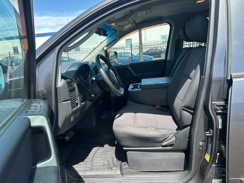 Used 2011 Nissan Titan SV AWD/4WD image 12