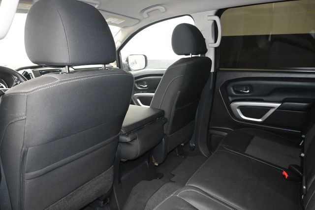 Used 2017 Nissan Titan SV AWD/4WD image 9