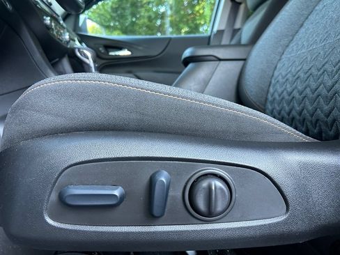 Used 2023 Chevrolet Equinox LT FWD image 26