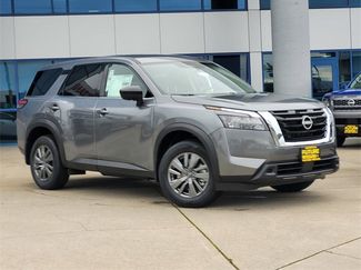 New 2025 Nissan Pathfinder S video 1