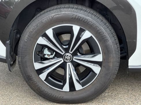 Certified 2024 Toyota bZ4X FWD image 20