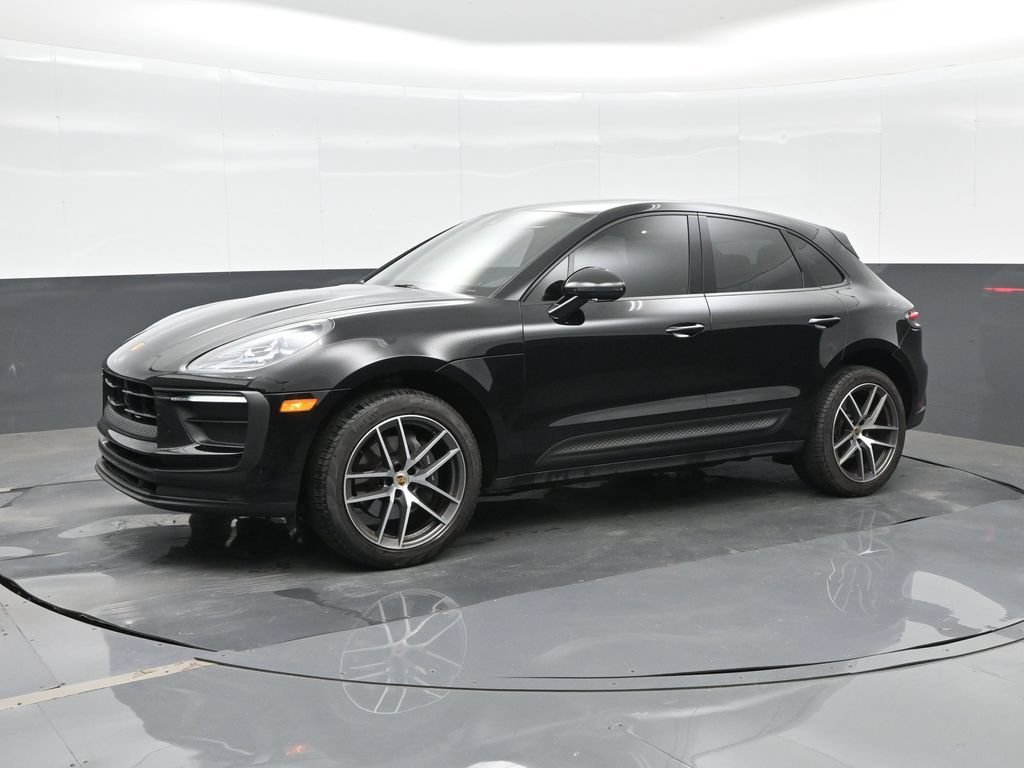Certified 2023 Porsche Macan AWD/4WD image 1