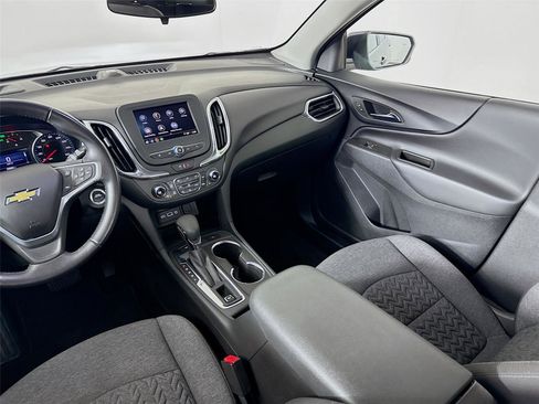 Used 2022 Chevrolet Equinox LT image 24