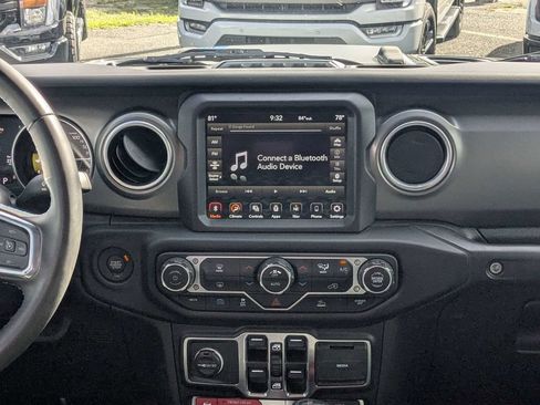 Used 2023 Jeep Wrangler Unlimited Rubicon 4xe AWD/4WD image 15