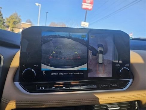 Used 2023 Nissan Rogue Platinum w/ Platinum Premium Package image 29