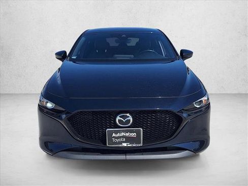 Used 2020 MAZDA MAZDA3 Hatchback image 2