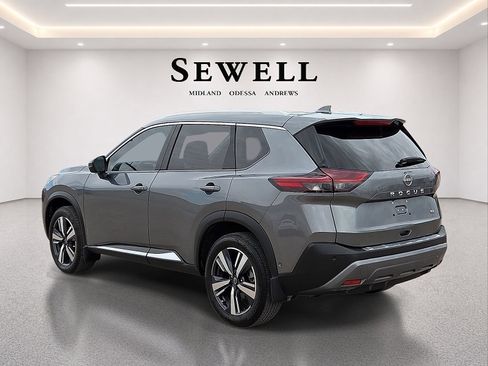 Used 2023 Nissan Rogue SL w/ SL Premium Package FWD image 3