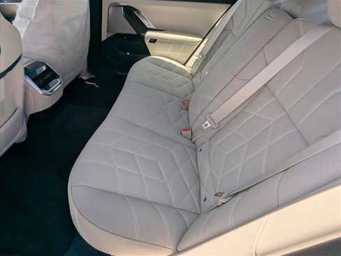 New 2025 BMW 740i image 15