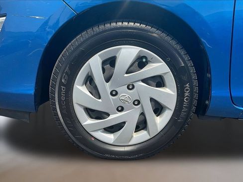Used 2015 Toyota Prius C Two FWD image 30