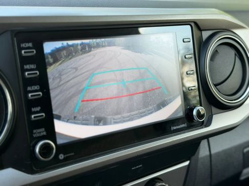 Used 2020 Toyota Tacoma SR5 RWD image 33