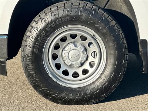 Used 2025 Chevrolet Silverado 1500 W/T w/ WT Value Package image 28