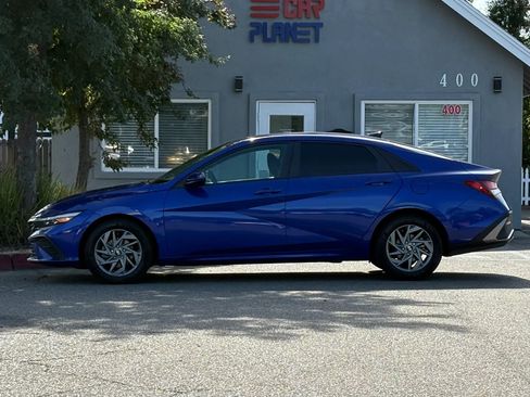 Used 2024 Hyundai Elantra SEL FWD image 8