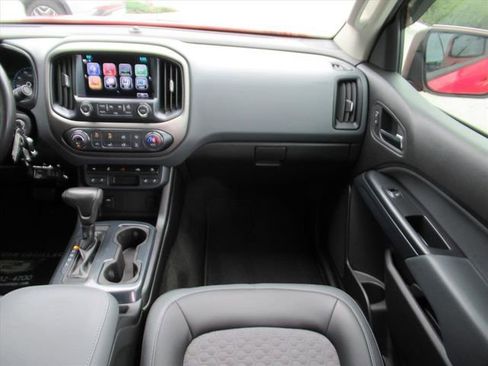 Used 2018 Chevrolet Colorado Z71 image 15