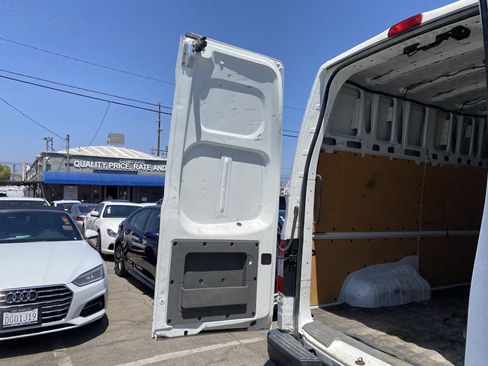 Used 2019 Nissan NV 2500 SV RWD image 19