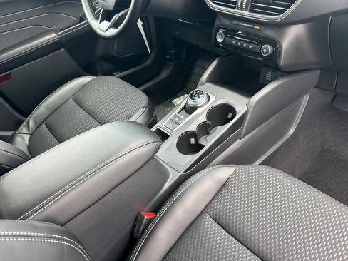 New 2025 Ford Escape SE w/ Class II Trailer Tow Package image 16