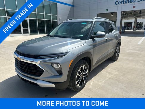 Used 2025 Chevrolet TrailBlazer LT FWD image 1