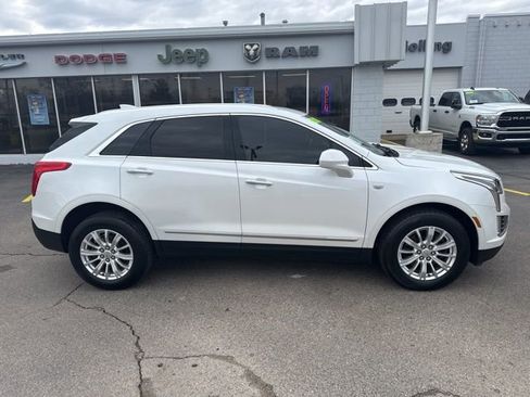 Used 2018 Cadillac XT5 AWD image 2