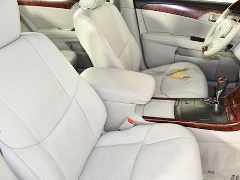 Used 2012 Toyota Avalon Limited FWD image 42