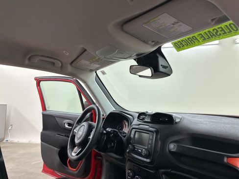 Used 2020 Jeep Renegade Sport image 18