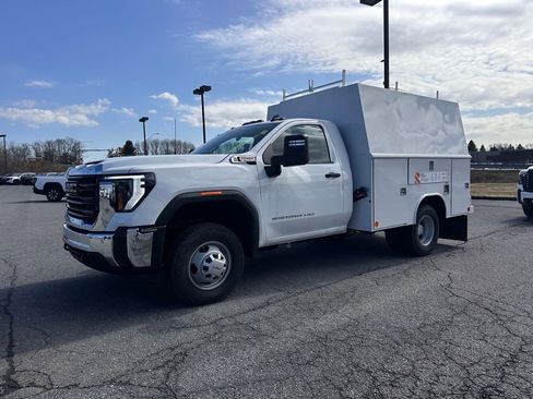 New 2025 GMC Sierra 3500 Pro w/ Convenience Package image 2