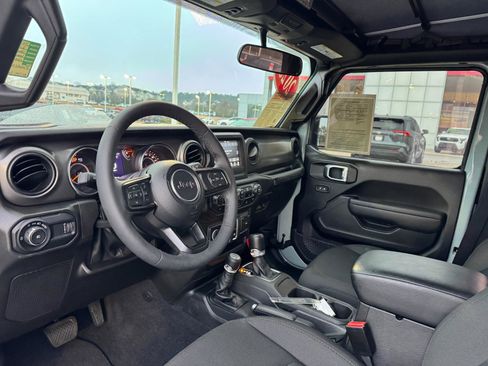 Used 2023 Jeep Wrangler Sport S image 10