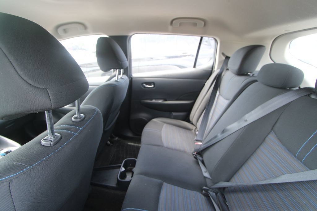 Used 2025 Nissan Leaf S FWD image 19