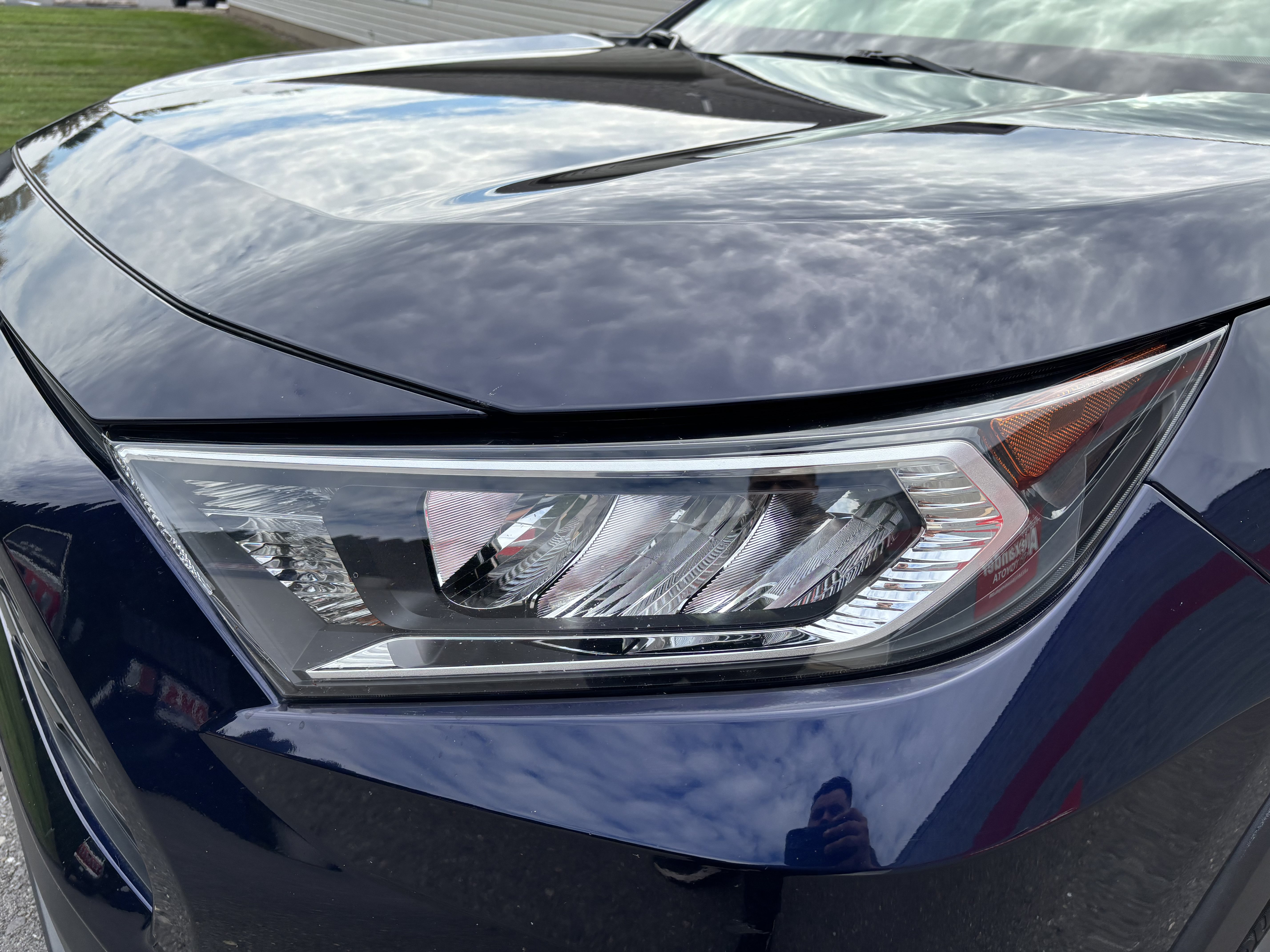 Used 2020 Toyota RAV4 XLE Premium AWD/4WD image 10