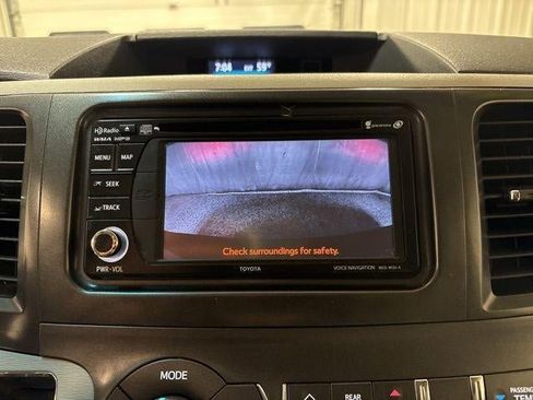 Used 2013 Toyota Sienna XLE image 9