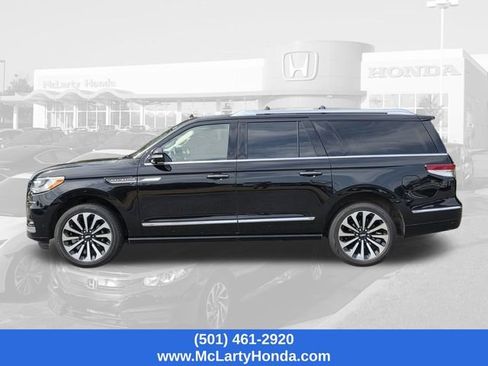 Used 2022 Lincoln Navigator L Reserve AWD/4WD image 2