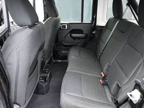 Used 2021 Jeep Wrangler Unlimited Sport image 15