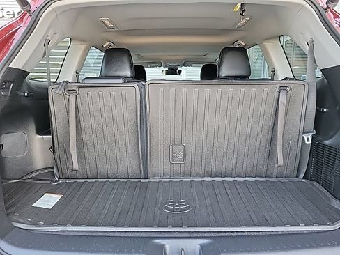 Used 2017 Toyota Highlander SE AWD/4WD image 18