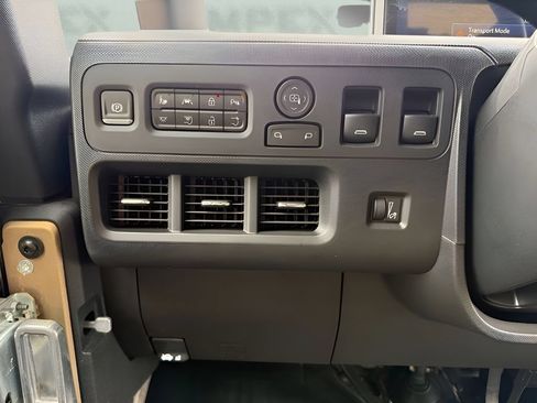 Used 2024 Chevrolet Brightdrop 600 w/ Commercial Equipment Package AWD/4WD image 27