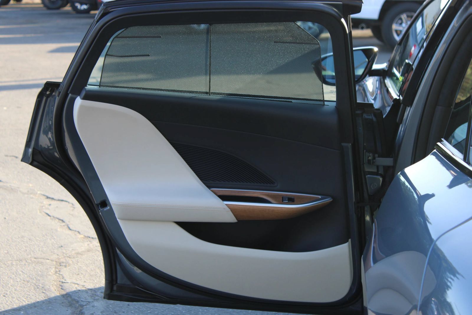 Used 2025 Lucid Air Pure RWD image 13