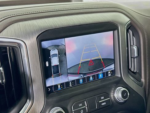 Used 2023 GMC Sierra 2500 Denali w/ Technology Package AWD/4WD image 8