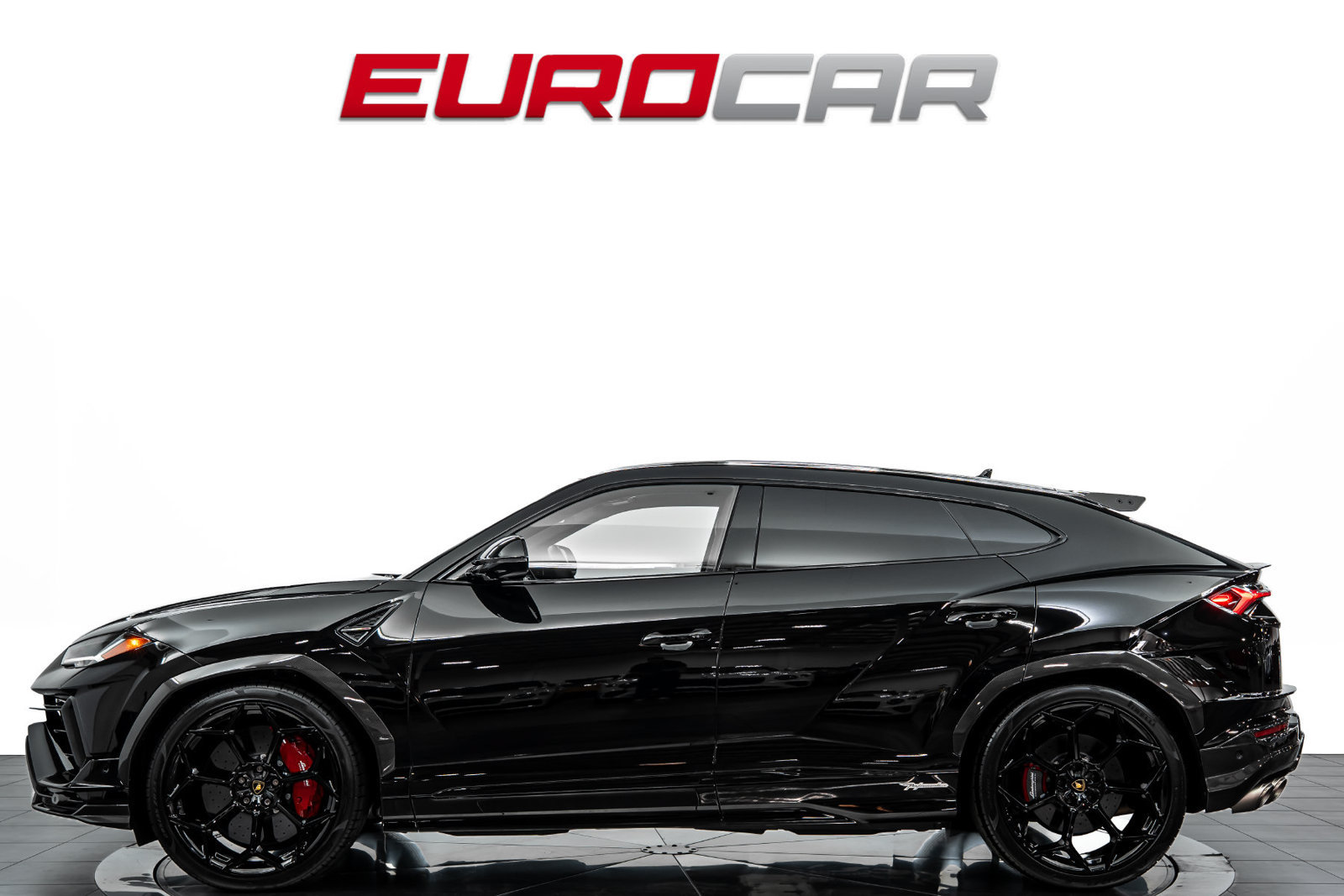 Used 2023 Lamborghini Urus Performante AWD/4WD image 2