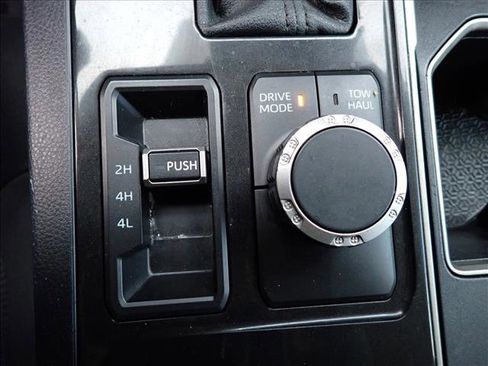 Used 2022 Toyota Tundra SR5 w/ SR5 Convenience Package AWD/4WD image 17
