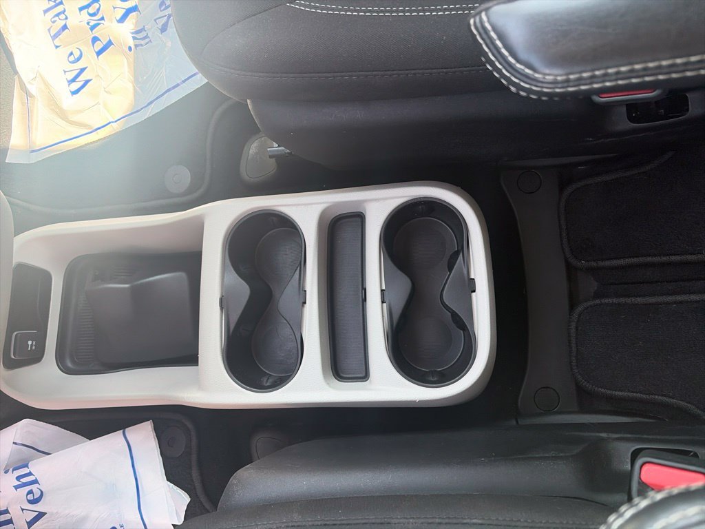 Used 2024 Chrysler Voyager LX FWD image 24